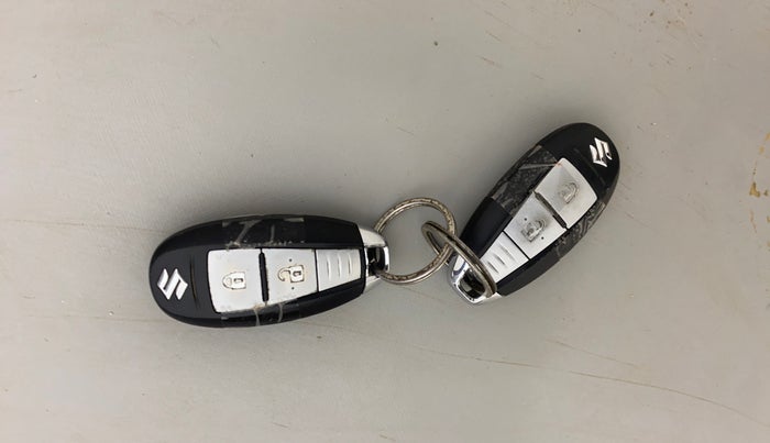 2018 Maruti Baleno ZETA PETROL 1.2, Petrol, Manual, 73,208 km, Key Close Up