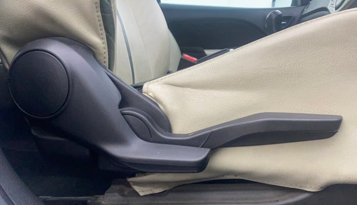 2018 Maruti Baleno ZETA PETROL 1.2, Petrol, Manual, 73,208 km, Driver Side Adjustment Panel