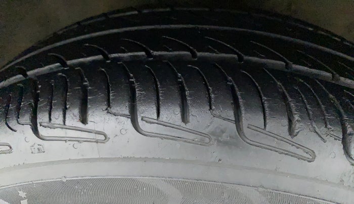 2010 Hyundai i20 ERA 1.2, Petrol, Manual, 60,780 km, Right Front Tyre Tread