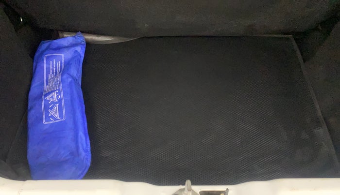 2023 Tata Tiago XT PETROL, Petrol, Manual, 30,715 km, Boot Inside