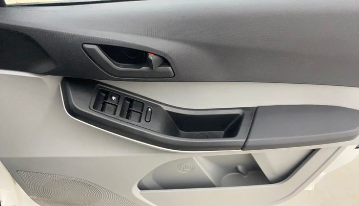 2023 Tata Tiago XT PETROL, Petrol, Manual, 30,715 km, Driver Side Door Panels Control