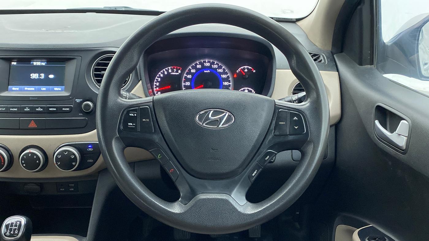 2017 Hyundai Grand i10 SPORTZ 1.2 KAPPA VTVT, Petrol, Manual, 1,00,413 km, Steering Wheel Close Up