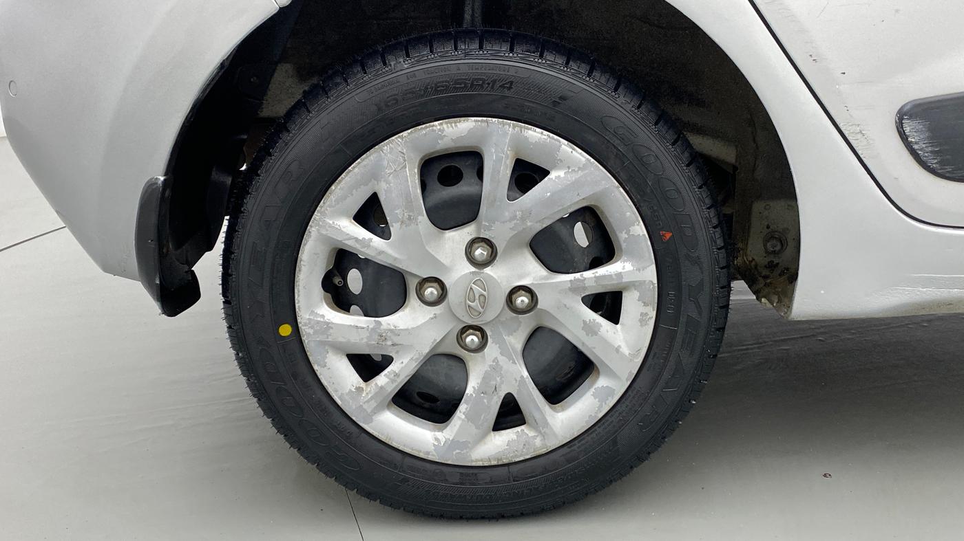 2017 Hyundai Grand i10 SPORTZ 1.2 KAPPA VTVT, Petrol, Manual, 1,00,413 km, Right Rear Wheel