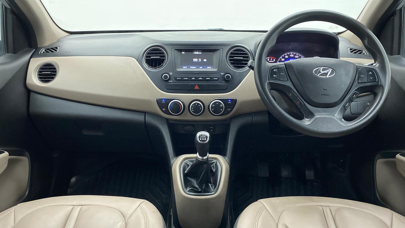 2017 Hyundai Grand i10 SPORTZ 1.2 KAPPA VTVT, Petrol, Manual, 1,00,413 km, Dashboard
