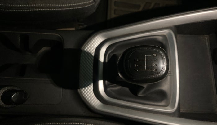 2022 KIA SONET HTE 1.5, Diesel, Manual, 67,153 km, Gear Lever