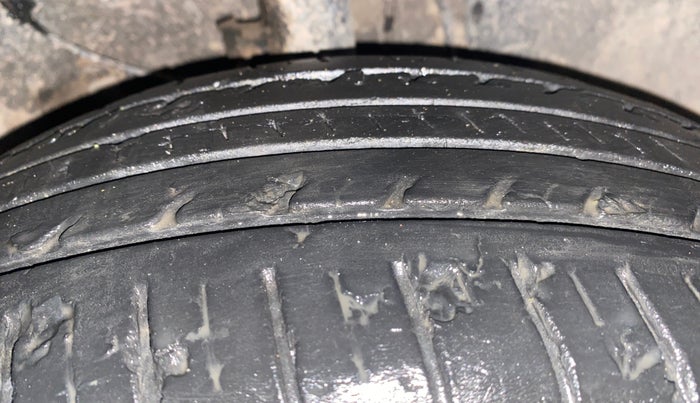 2022 KIA SONET HTE 1.5, Diesel, Manual, 67,153 km, Right Front Tyre Tread