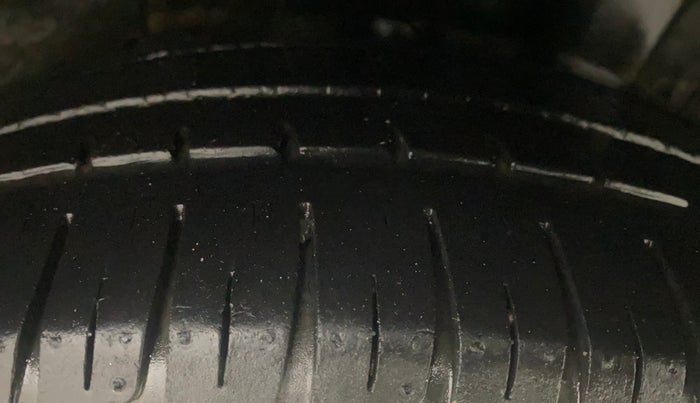 2018 Hyundai Grand i10 SPORTZ 1.2 KAPPA VTVT, Petrol, Manual, 23,539 km, Left Rear Tyre Tread