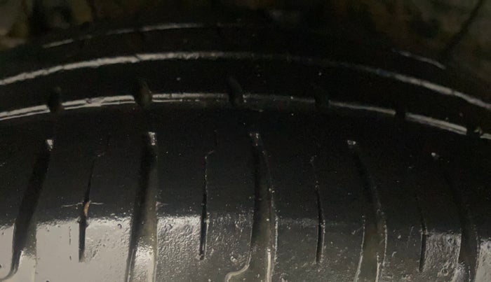 2018 Hyundai Grand i10 SPORTZ 1.2 KAPPA VTVT, Petrol, Manual, 23,539 km, Right Rear Tyre Tread