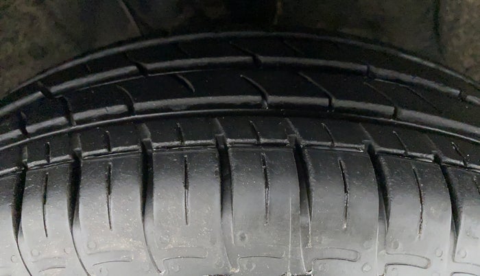 2020 Hyundai GRAND I10 NIOS SPORTZ 1.2 AT, Petrol, Automatic, 6,122 km, Right Front Tyre Tread