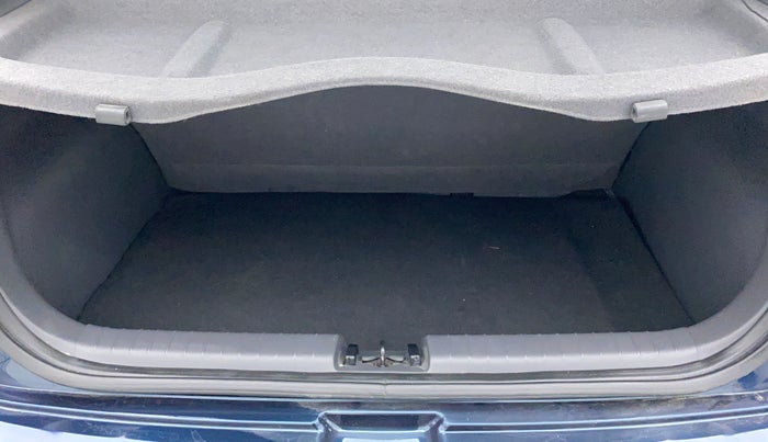 2020 Hyundai GRAND I10 NIOS SPORTZ 1.2 AT, Petrol, Automatic, 6,122 km, Boot Inside