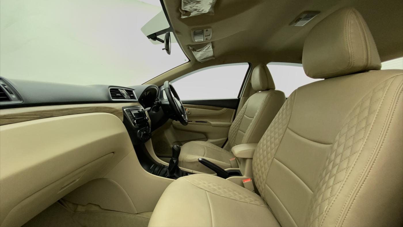 2022 Maruti Ciaz SIGMA 1.5 SHVS MT  PETROL, Petrol, Manual, 36,856 km, Right Side Front Door Cabin