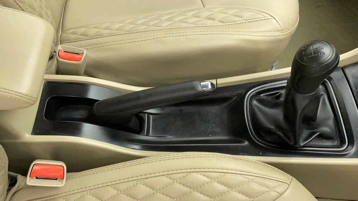 2022 Maruti Ciaz SIGMA 1.5 SHVS MT  PETROL, Petrol, Manual, 36,856 km, Gear Lever
