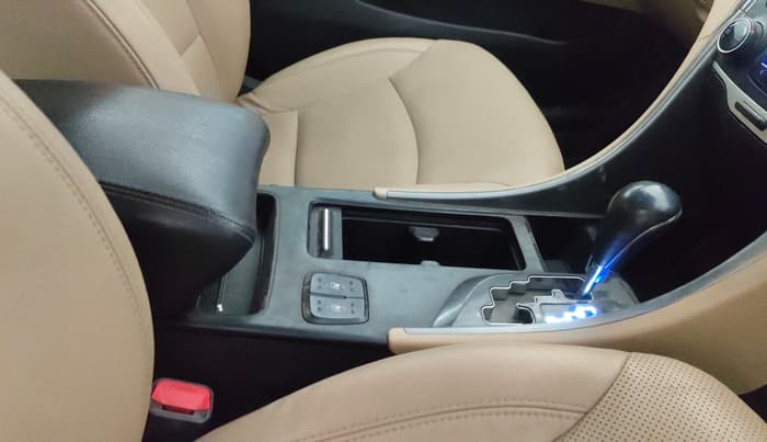 2014 Hyundai Sonata 2.4 GDI AT, Petrol, Automatic, 57,527 km, Gear Lever