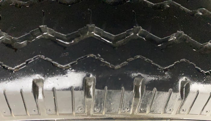 2022 Maruti Eeco  5 STR STD, Petrol, Manual, 12,651 km, Left Rear Tyre Tread