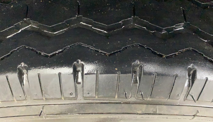 2022 Maruti Eeco  5 STR STD, Petrol, Manual, 12,651 km, Right Rear Tyre Tread