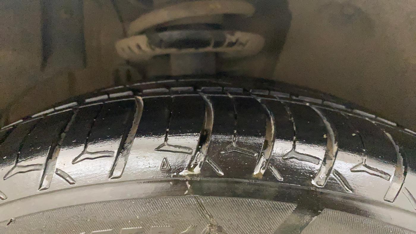 2019 Volkswagen Vento HIGHLINE PLUS 1.5 AT, Diesel, Automatic, 62,263 km, Right Front Tyre Tread