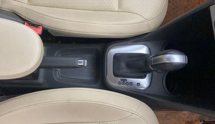 2019 Volkswagen Vento HIGHLINE PLUS 1.5 AT, Diesel, Automatic, 62,097 km, Gear Lever