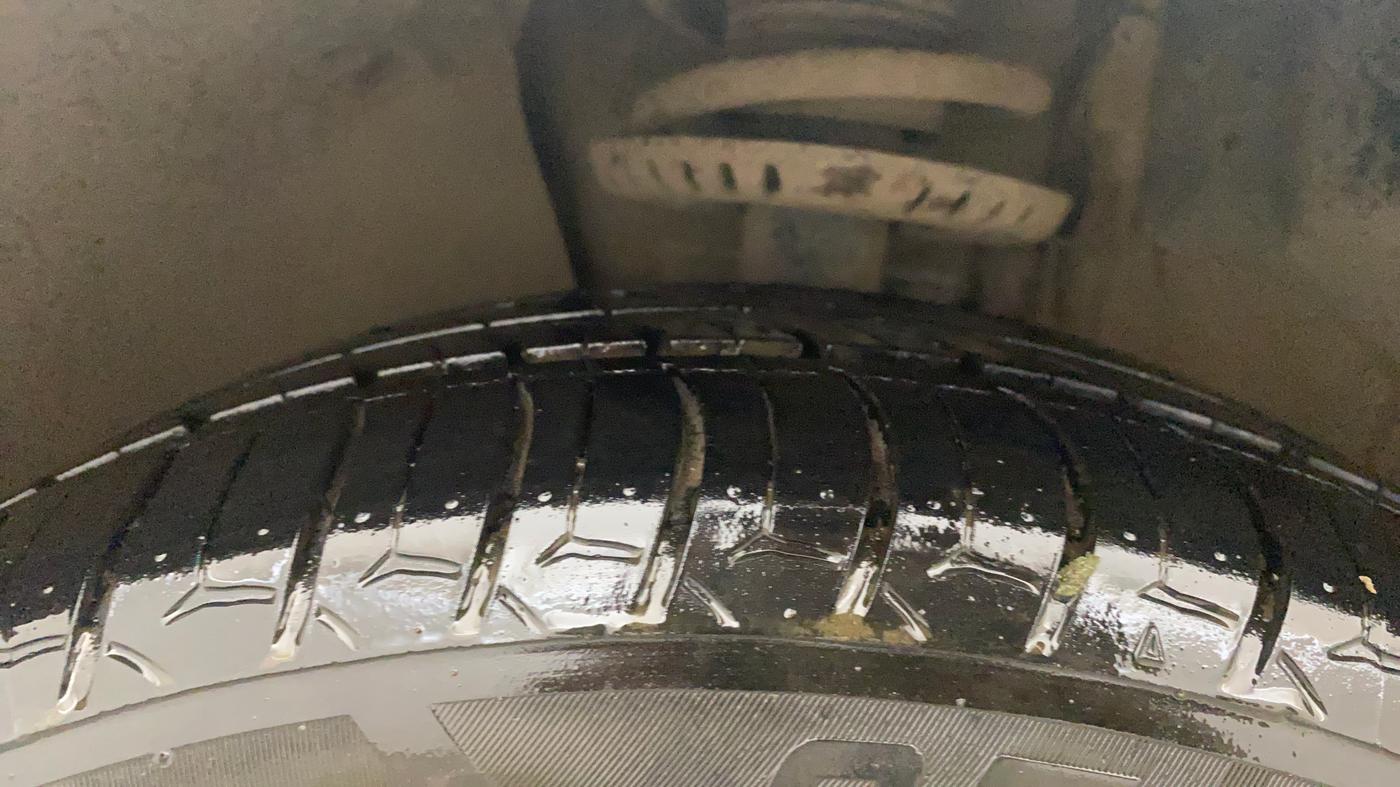 2019 Volkswagen Vento HIGHLINE PLUS 1.5 AT, Diesel, Automatic, 62,263 km, Left Front Tyre Tread