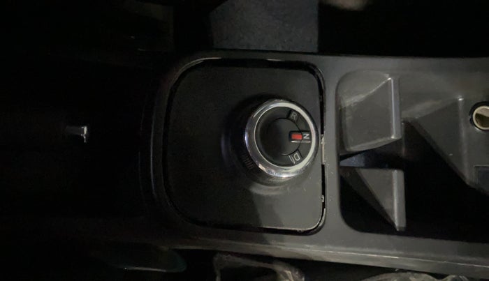 2021 Renault Kwid CLIMBER 1.0 AMT (O), Petrol, Automatic, 29,579 km, Gear Lever