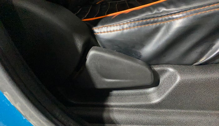 2021 Renault Kwid CLIMBER 1.0 AMT (O), Petrol, Automatic, 29,579 km, Driver Side Adjustment Panel