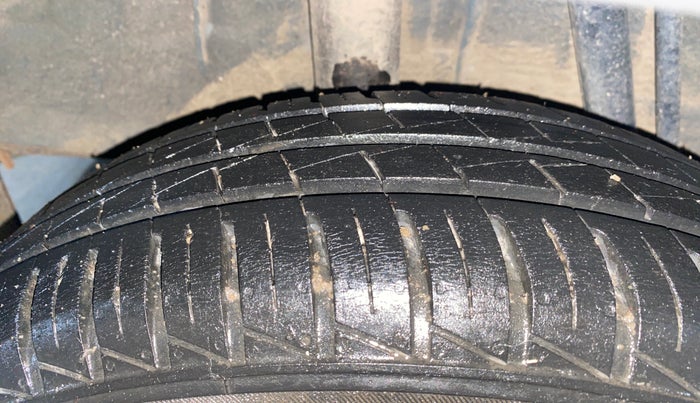 2021 Renault Kwid CLIMBER 1.0 AMT (O), Petrol, Automatic, 29,579 km, Right Rear Tyre Tread