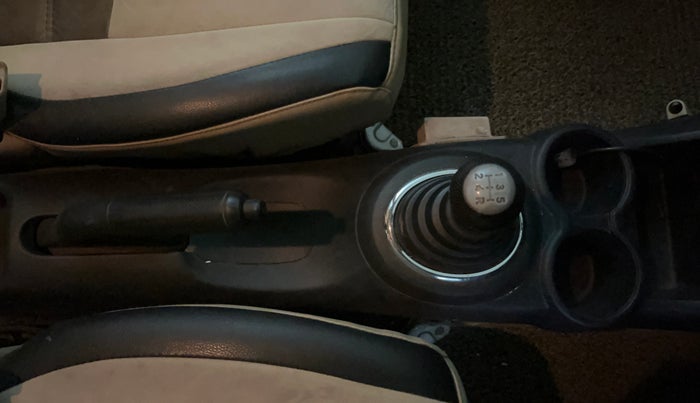 2015 Honda Amaze 1.2L I-VTEC S, Petrol, Manual, 66,753 km, Gear Lever