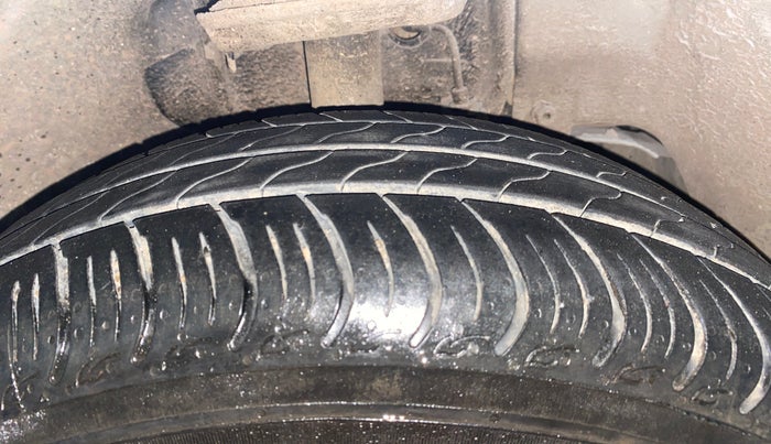 2017 Tata Tiago XT PETROL, Petrol, Manual, 1,25,021 km, Right Front Tyre Tread