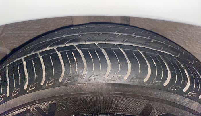 2017 Tata Tiago XT PETROL, Petrol, Manual, 1,25,021 km, Right Rear Tyre Tread