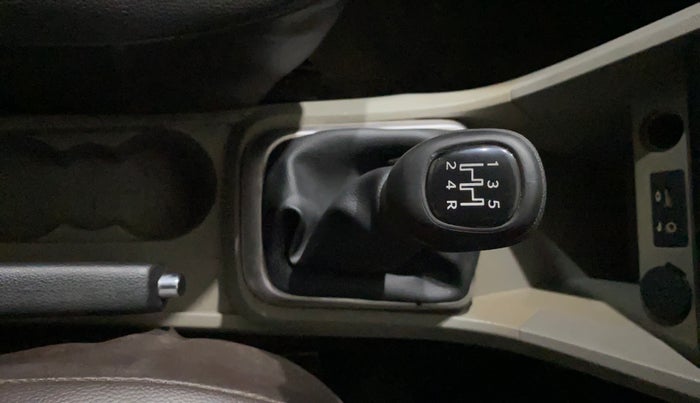 2017 Tata Tiago XT PETROL, Petrol, Manual, 1,25,021 km, Gear Lever