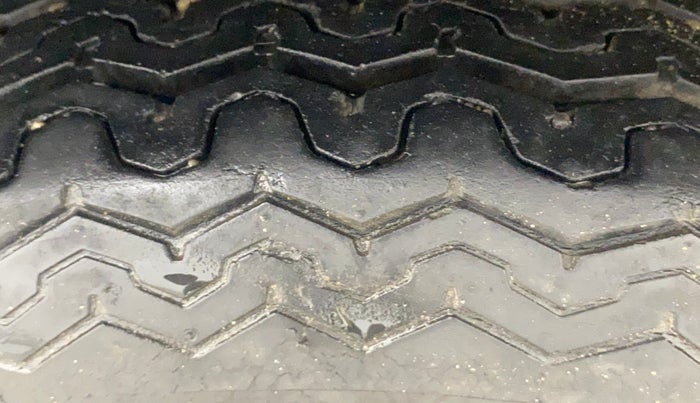 2017 Maruti OMNI E 8 STR, Petrol, Manual, 22,591 km, Right Rear Tyre Tread