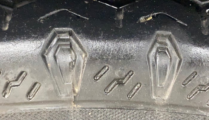 2017 Maruti OMNI E 8 STR, Petrol, Manual, 22,591 km, Left Front Tyre Tread