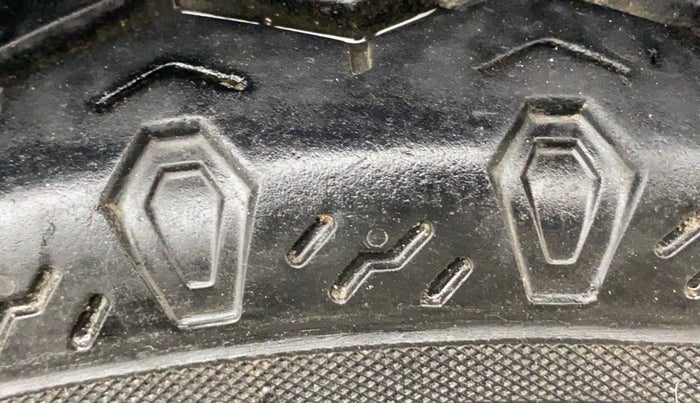 2017 Maruti OMNI E 8 STR, Petrol, Manual, 22,591 km, Right Front Tyre Tread