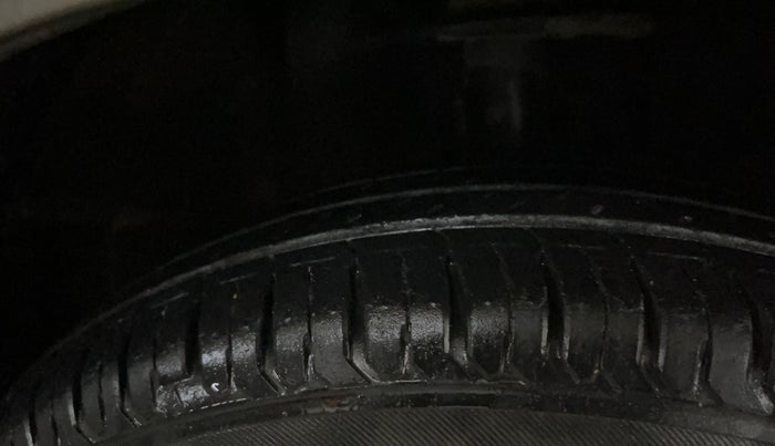 2021 Maruti Swift VXI, Petrol, Manual, 24,164 km, Right Front Tyre Tread