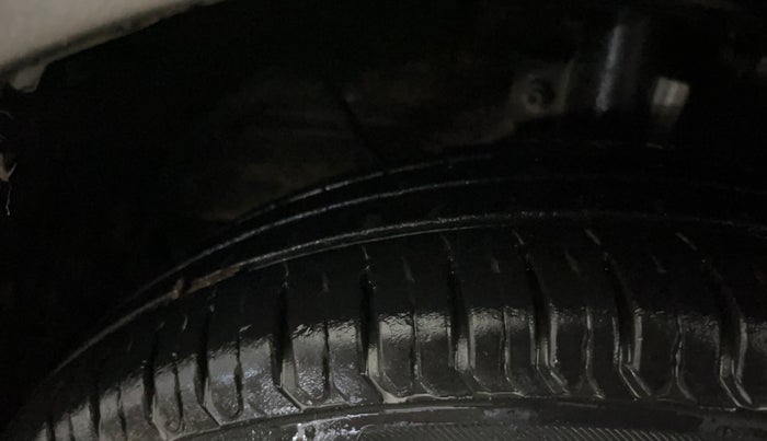 2021 Maruti Swift VXI, Petrol, Manual, 24,164 km, Left Front Tyre Tread