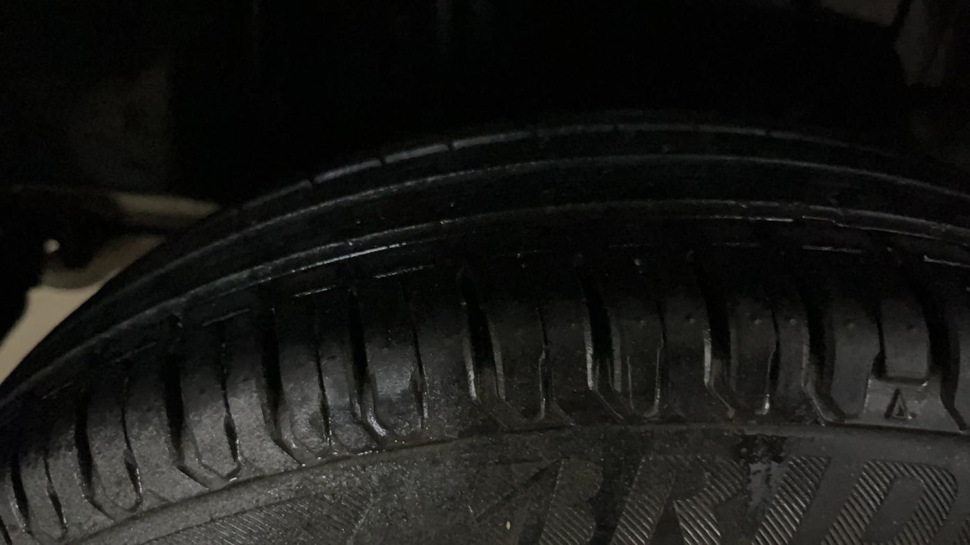 2021 Maruti Swift VXI, Petrol, Manual, 24,214 km, Right Rear Tyre Tread