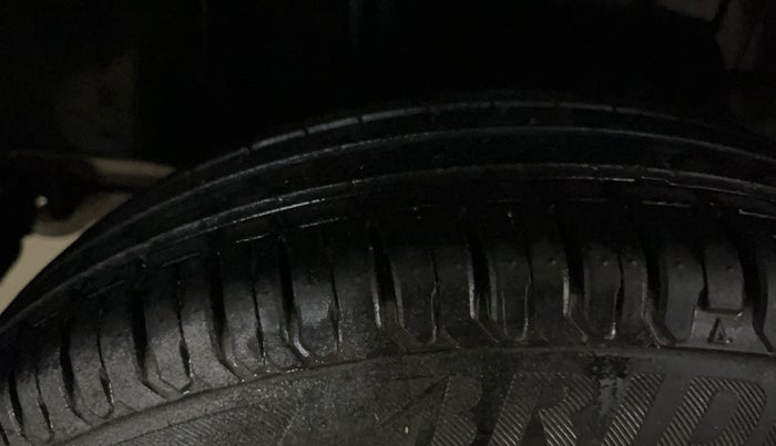 2021 Maruti Swift VXI, Petrol, Manual, 24,164 km, Right Rear Tyre Tread