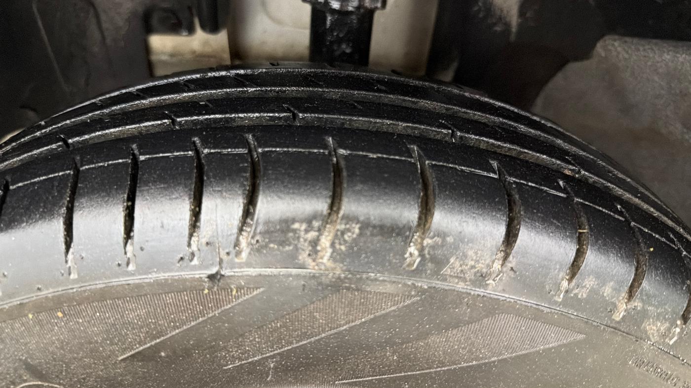 2016 Renault Kwid RXL, Petrol, Manual, 63,291 km, Left Front Tyre Tread