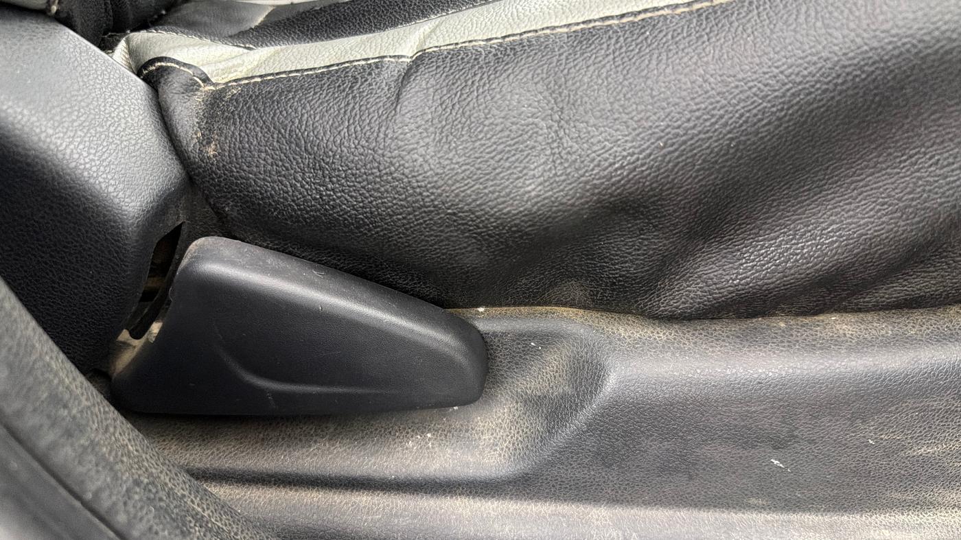 2016 Renault Kwid RXL, Petrol, Manual, 63,291 km, Driver Side Adjustment Panel