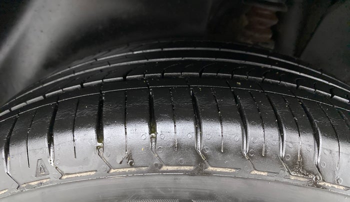 2020 Hyundai Creta SX (O) 1.4 TURBO DCT DUAL TONE, Petrol, Automatic, 30,886 km, Left Rear Tyre Tread