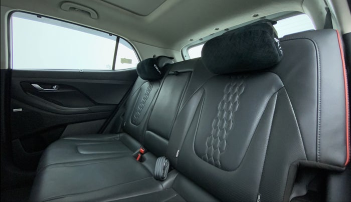 2020 Hyundai Creta SX (O) 1.4 TURBO DCT DUAL TONE, Petrol, Automatic, 30,886 km, Right Side Rear Door Cabin