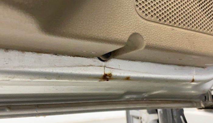 2018 Mahindra TUV300 T10, Diesel, Manual, 40,137 km, Front passenger door - Slight discoloration