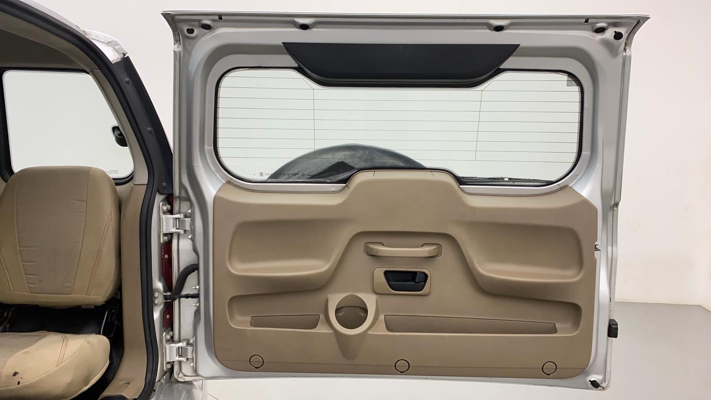2018 Mahindra TUV300 T10, Diesel, Manual, 40,137 km, Boot Door Open