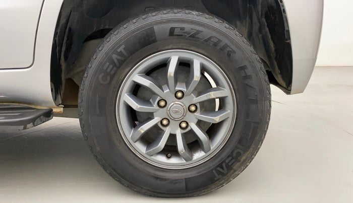 2018 Mahindra TUV300 T10, Diesel, Manual, 40,137 km, Left Rear Wheel