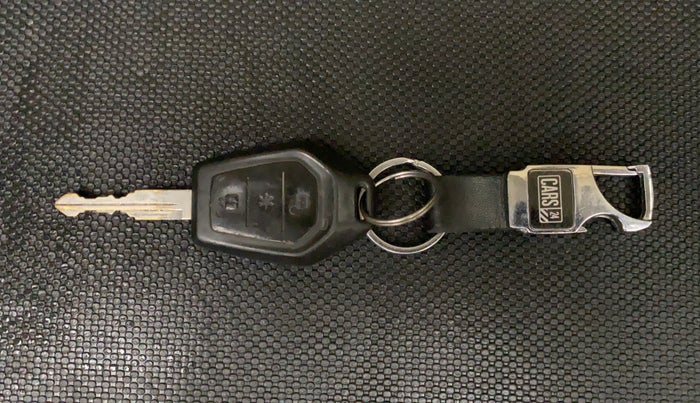 2018 Mahindra TUV300 T10, Diesel, Manual, 40,137 km, Key Close Up