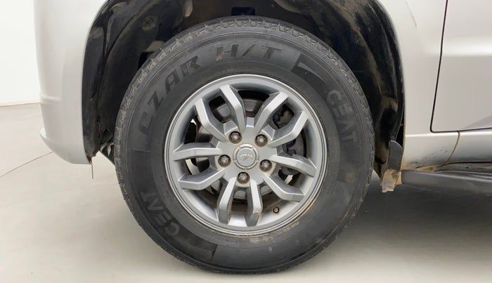2018 Mahindra TUV300 T10, Diesel, Manual, 40,137 km, Left Front Wheel