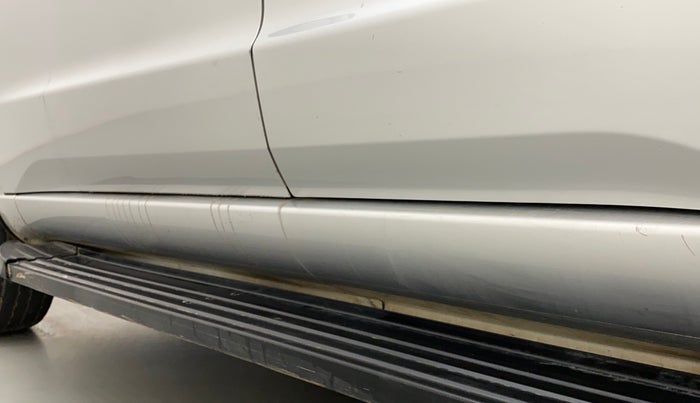 2018 Mahindra TUV300 T10, Diesel, Manual, 40,137 km, Left running board - Paint has minor damage