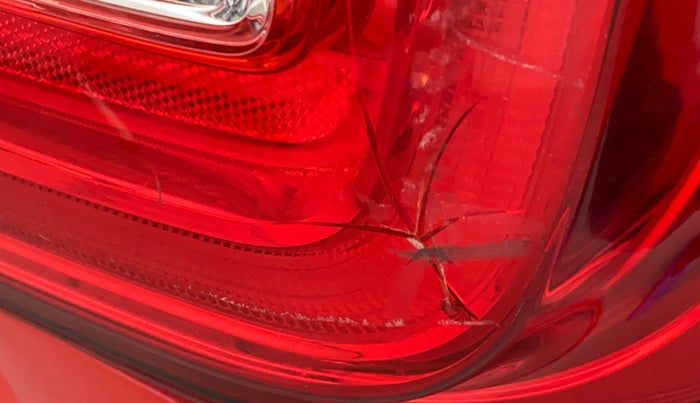 2018 Maruti Swift ZXI PLUS, Petrol, Manual, 69,676 km, Right tail light - Minor damage