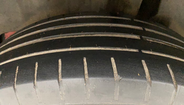 2018 Maruti Swift ZXI PLUS, Petrol, Manual, 69,676 km, Left Rear Tyre Tread
