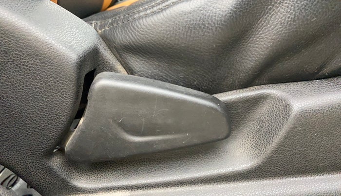 2019 Renault Kwid CLIMBER 1.0 AMT, Petrol, Automatic, 63,398 km, Driver Side Adjustment Panel