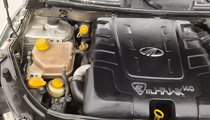 2015 Mahindra XUV500 W8, Diesel, Manual, 86,787 km, Engine View - Right